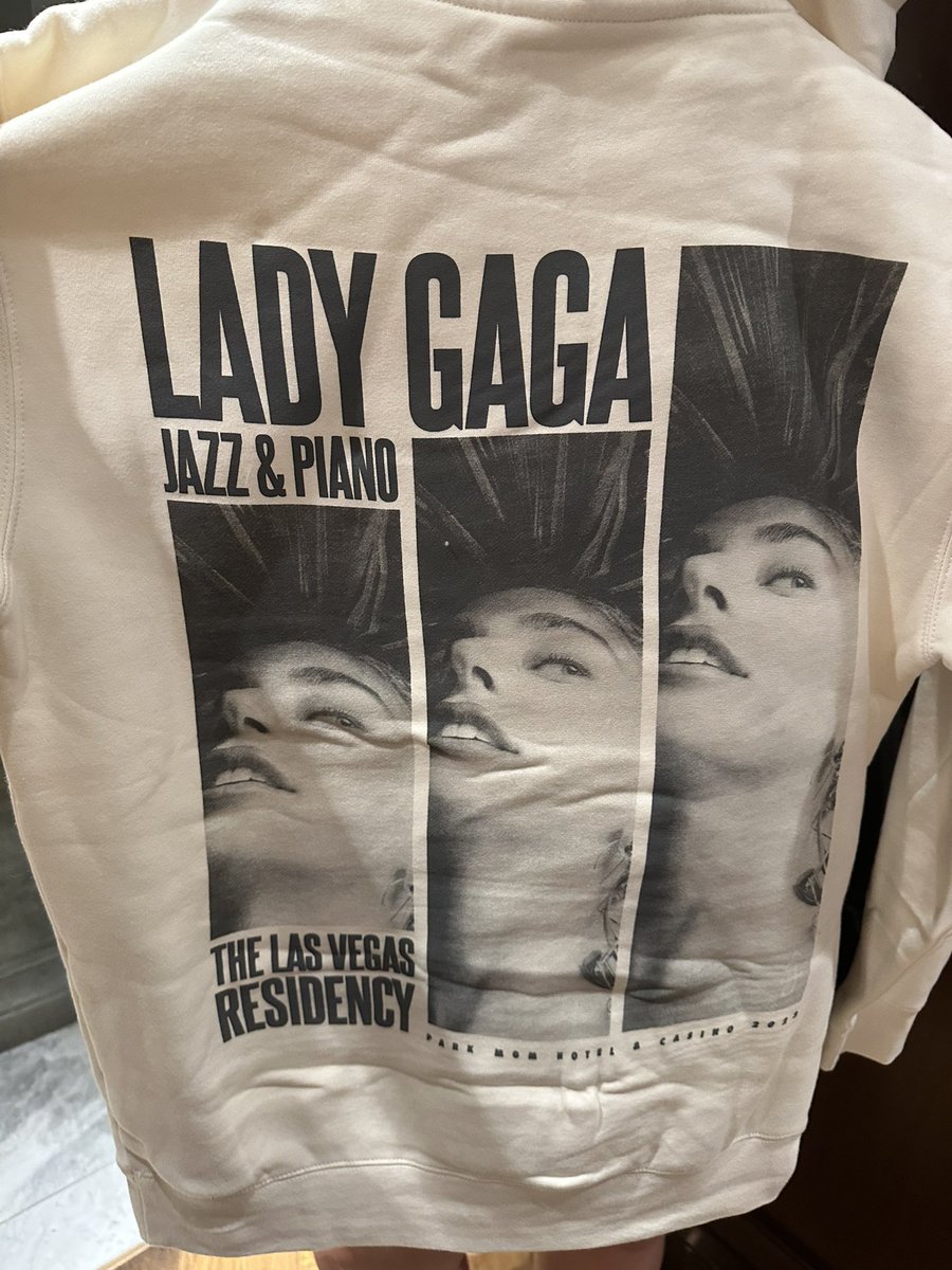 Jazz Gaga Lady & @fredericaspiras Hair: RESIDENCY VEGAS LAS PIANO & JAZZ GAGA LADY パーカー Vegas Las Piano ミュージシャン
