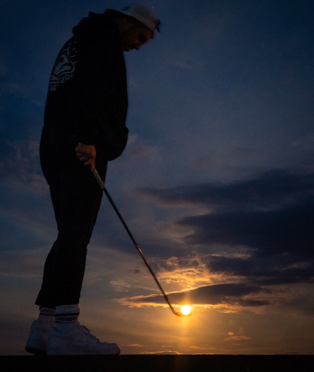 dannyfoulis's tweet photo. Supermoon #supermoon #golf https://t.co/jQKUyjrlD6