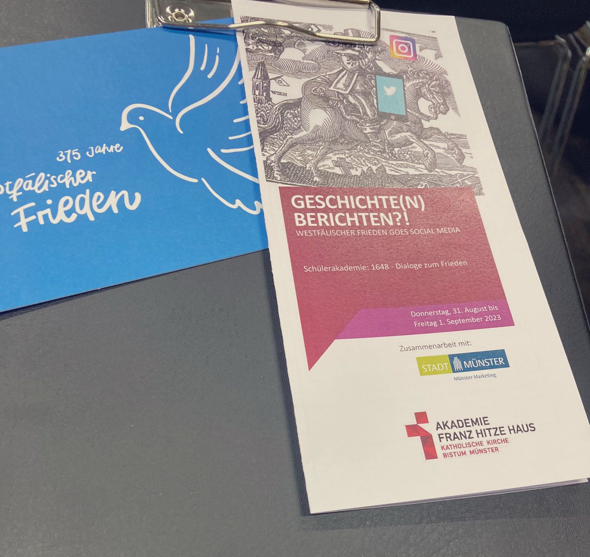 Westfälischer Friede goes Social Media.

Auftakt einer spannenden Schüler-Akademie im <a href="/franzhitzehaus/">Akademie Franz Hitze Haus</a> (in Kooperation mit <a href="/muenster_de/">Stadt Münster</a>).