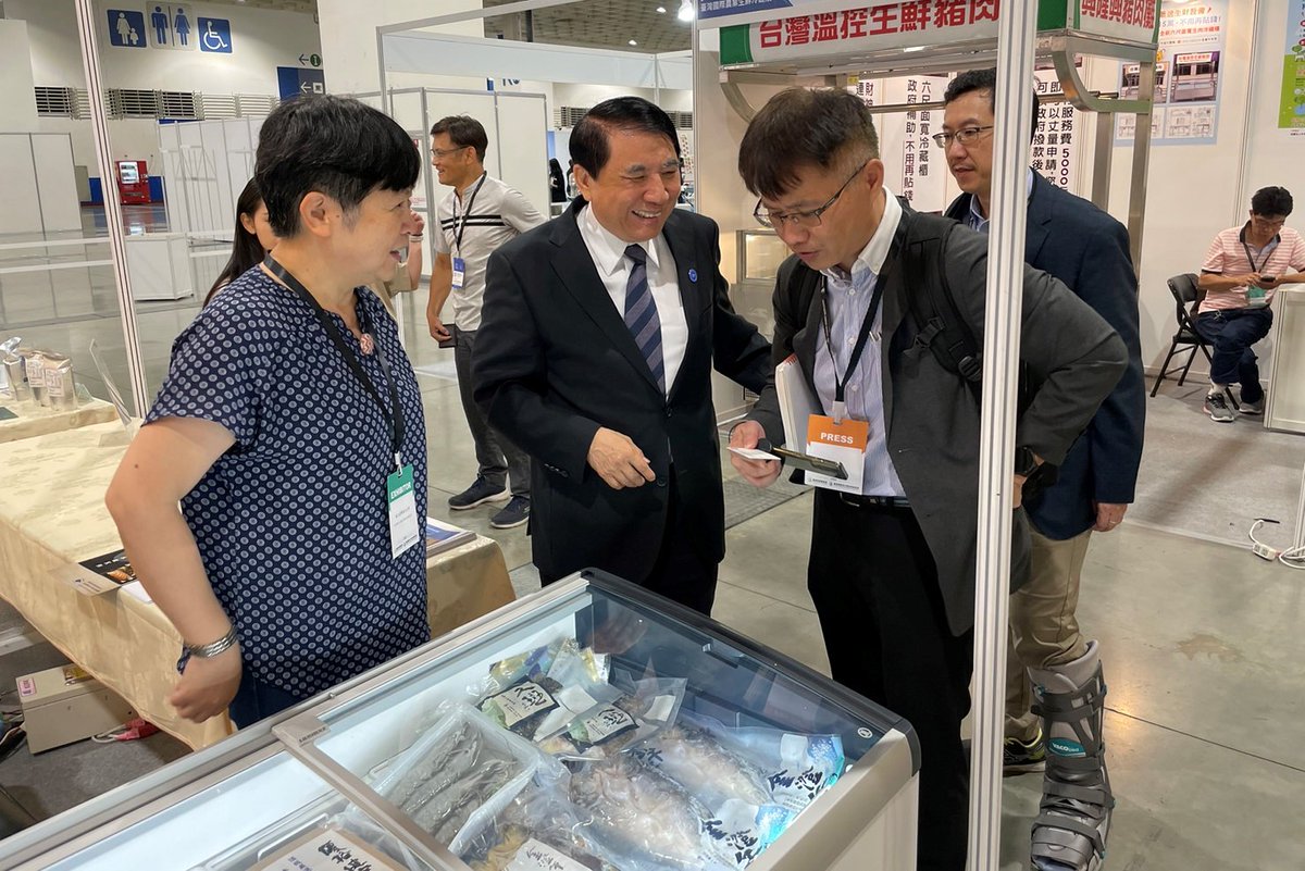 ntou_tw's tweet photo. The 2023 TW Int'l Ocean &amp; Fisheries Show starts Aug 31 at #NangangExhibitionCenter! 🌊 #NTOU leads with "#BlueTechnology," aligning with #OneWorldOneHealth, presents 20+ innovations, partnering with industry leaders in #DiverseHealth, #SmartAquaculture, and #SustainableFuture. https://t.co/fAVI9tkS2O