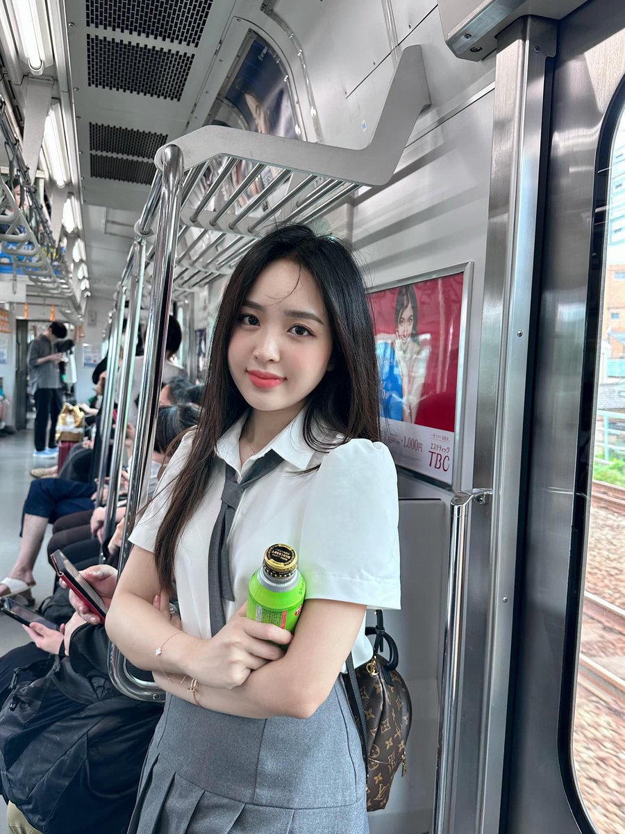 liamle97's tweet photo. Quen biết gì tui mà bảo tui dễ thương tốt bụng zạ ! https://t.co/MM5CbaxJAM
