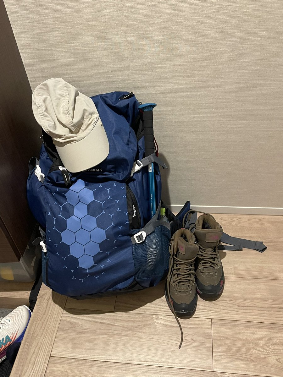explorediary's tweet photo. Life is better in hiking boots. On my way to get lost in the right direction ❤️😜 #mountains calling #AdventureTime #exploringlife #Travel https://t.co/tQvkMVE47h