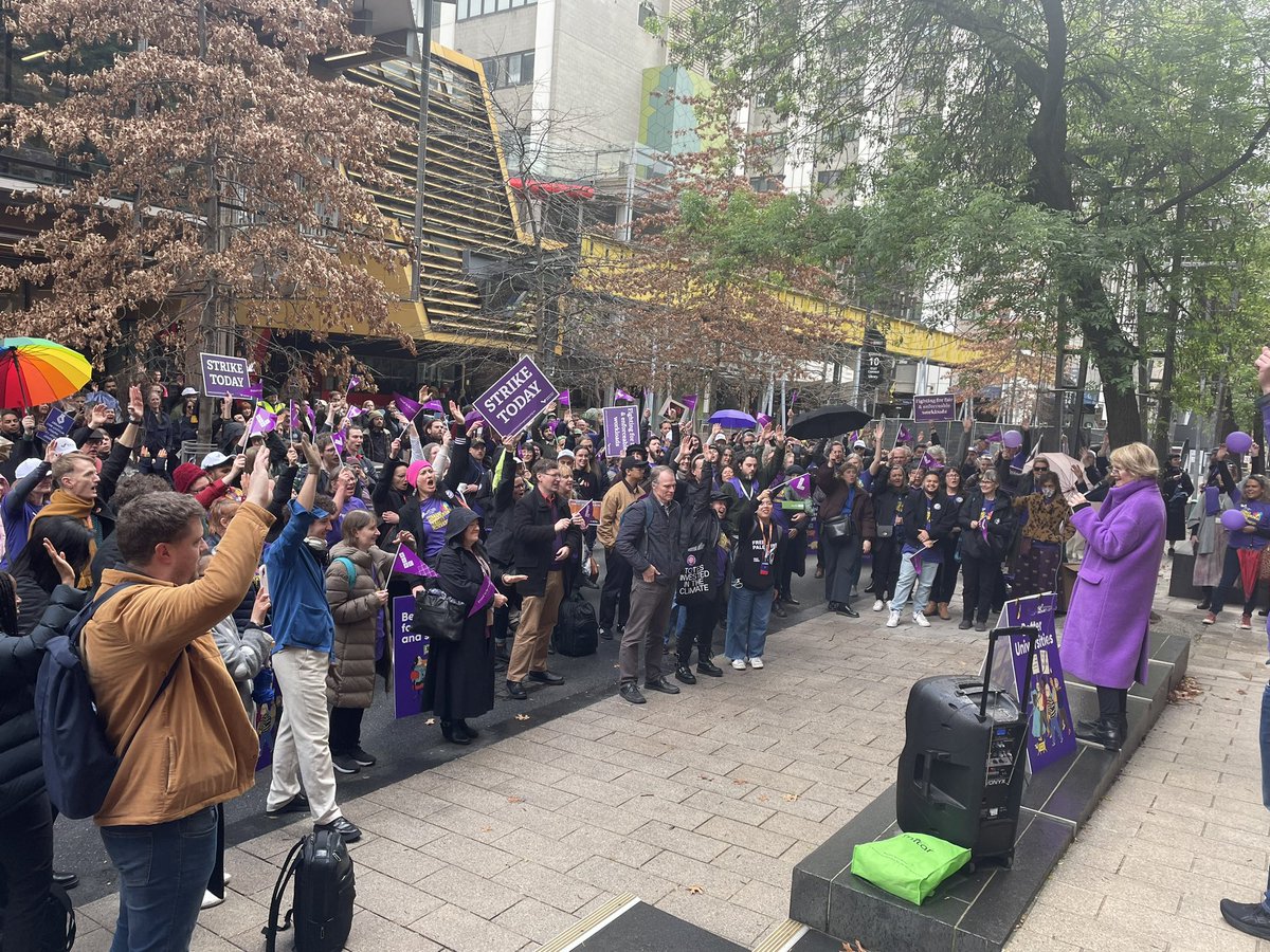 NTEUVictoria's tweet photo. Motion carried! #rmitstrike #rmitstopswork #HigherEd https://t.co/8sWGvPKYUN