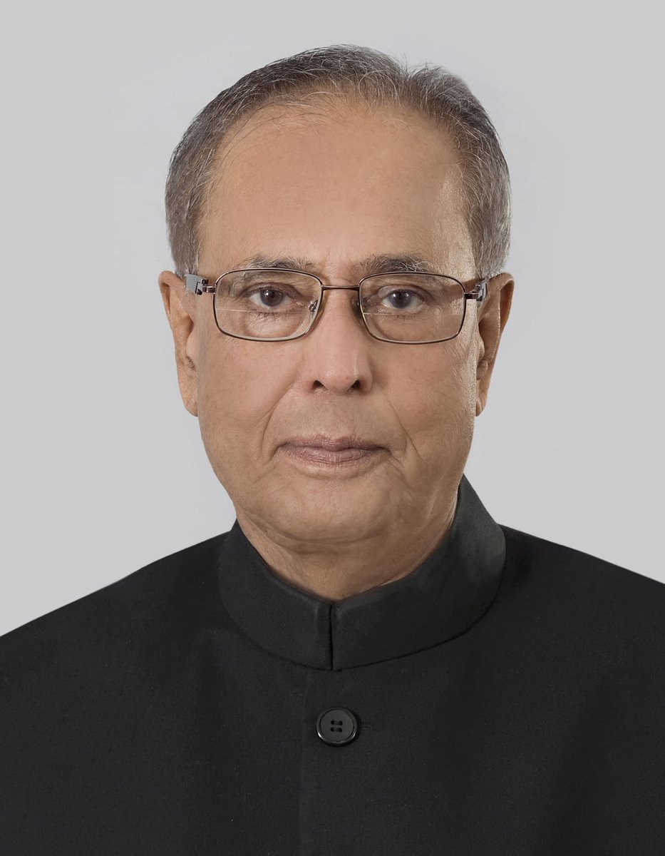 Rising from his humble origins to become the 13th Rashtrapati, Late Pranab Mukherjee was a fine administrator possessing a legendary memory &amp; a statesman who enjoyed respect across the political spectrum. 

On his punyatithi today, my heartfelt tributes to Pranab Da 🙏