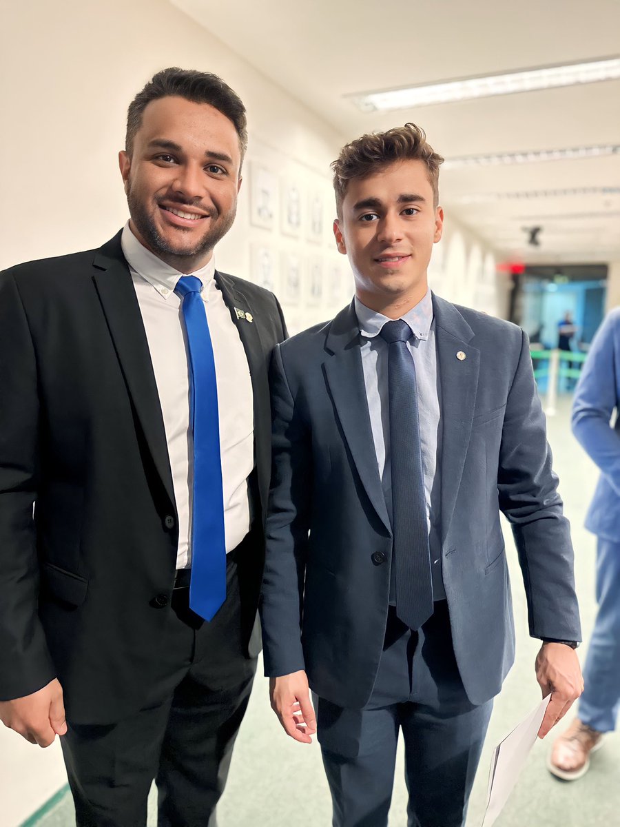 AlissonJRosa's tweet photo. Um jovem que com muita garra e determinação está construindo seus caminhos políticos. @nikolas_dm https://t.co/kcVezb8aMp
