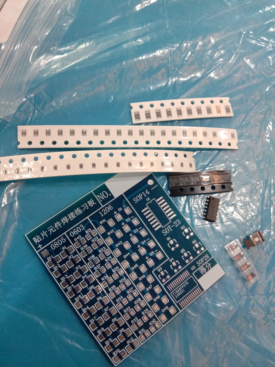 hari ini latihan nyolder di sub pba, KECIL KECIL BGTTT agak susah tp seruwwww