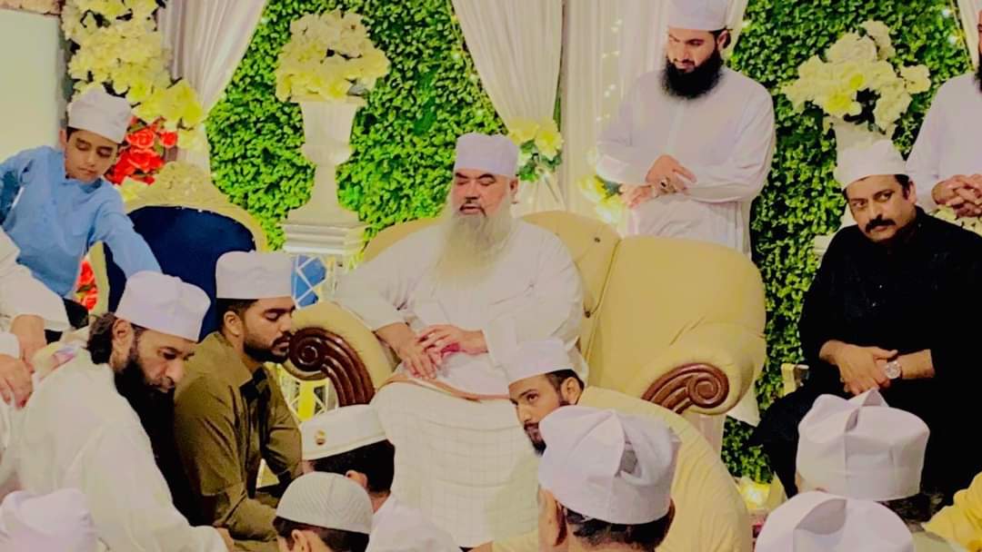 WadiAzizSharif's tweet photo. 30/08/2023❣️
محفل ذکرخداومحفل ومیلادمصطفی صلی اللّٰہ علیہ وآلہ وسلم
زیر صدارت ۔پیرطریقت رہبرشریعت محبوب المشائخ الحاج حضرت خواجہ محبوب الہٰی مدظلہ العالیٰ
سجادہ نشین دربار عالیہ نقشبندیہ مجددیہ موہرویہ وادی عزیز شریف چنیوٹ
بمقام:محمد آباد فیصل آباد
#BlueMoon #Zikar #Faisalabad https://t.co/IyEOZPhJJq