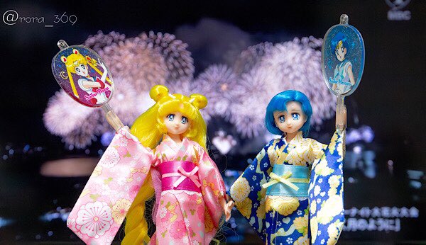 rora_369's tweet photo. 違う花火で✨
ティアラを外すと穴があるのですよね
途中眉毛が消えて自分で描くという🤣
色々失敗しちゃったけど遠目に見れば大丈夫なはず🙆♀️
それはそうと、うちわにムーンいて良かった!
8個買って外部が1人も出ないとは🤣
#Styledoll #セーラームーン #マーキュリー #花火 https://t.co/Ag7P9Lb9d1