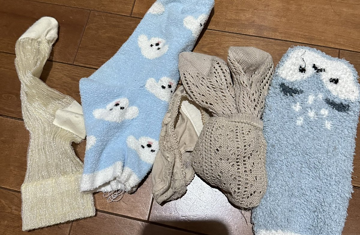 HYBQJeT3TJSMiX3's tweet photo. #MINSGAME
Day5
🧦主に片方だけのやつ😂 https://t.co/yZDLgtjHPJ