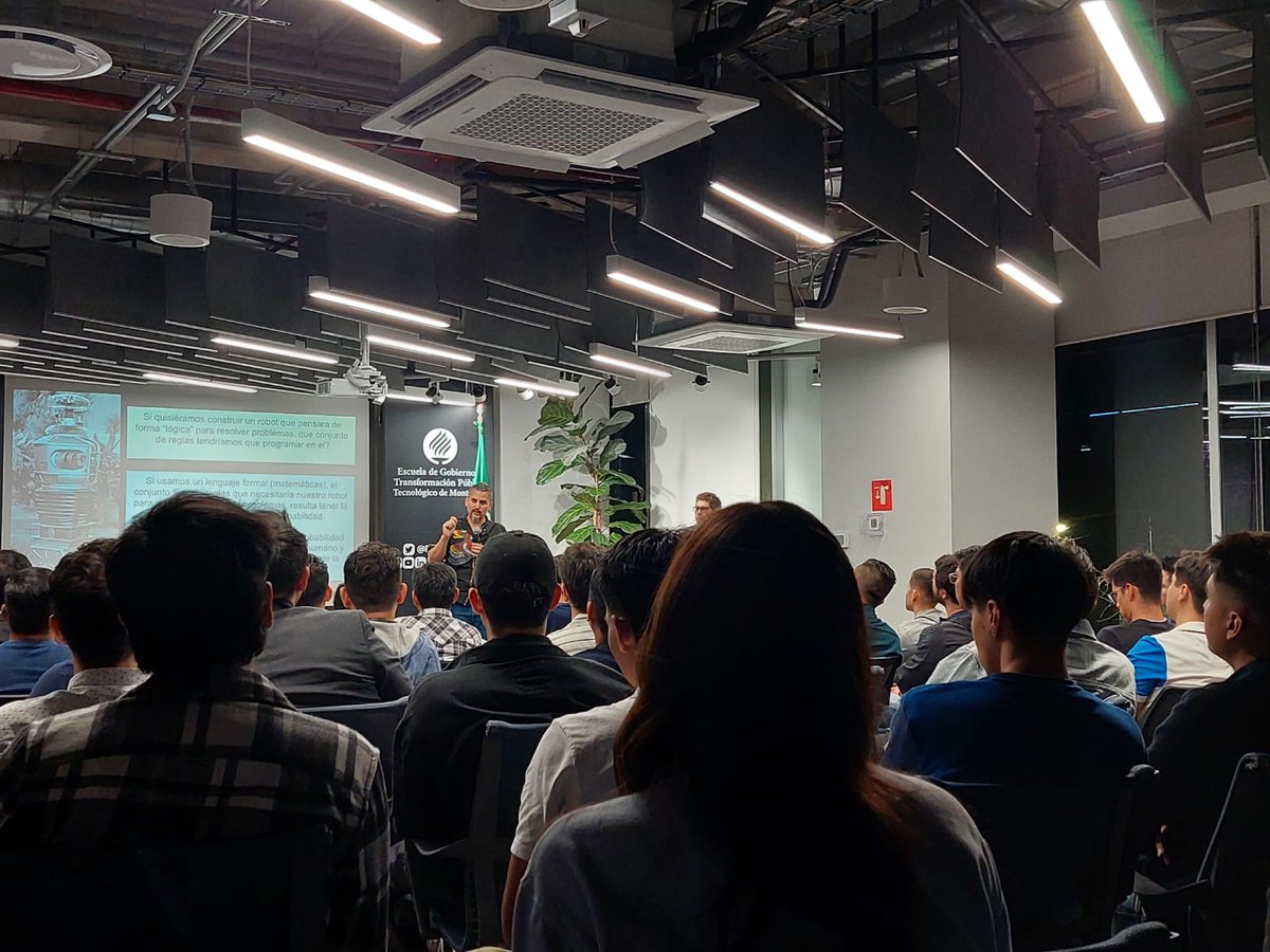 EGobiernoyTP's tweet photo. Hoy en @TheDataPub, el Dr. Oliver López-Corona (@otrasenda_AC) habló del peligro de las narrativas falsas basadas en datos; se refirió a los límites de la inferencia en sistemas complejos, así como a las fallas típicas en el razonamiento estadístico y probabilístico. https://t.co/t4C9b9WSd1