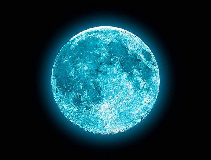 te dedico la luna azúl de hoy 💙