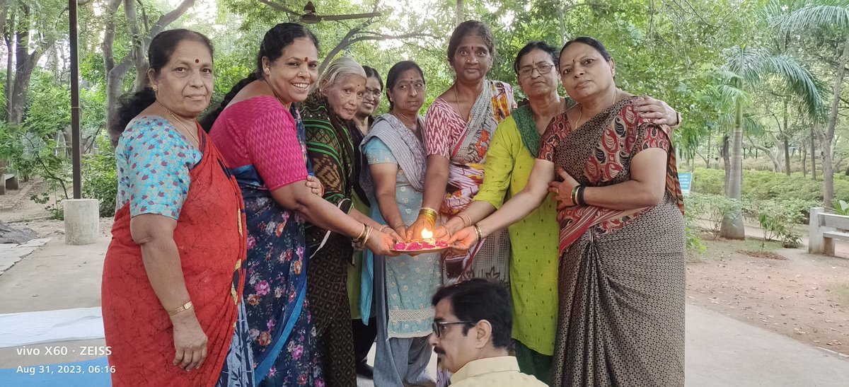 psk_9053's tweet photo. I wish that this Raksha Bandhanbrings you all the happiness and success in everything you do. Happy Raksha Bandhan @yogrishiramdev
@DrJaideepArya
@Anand_arya246
@G_sridharrao
@bst_official
@BstTelangana @patanjali_uni @TelanganaHealth @ https://t.co/zWN6mtbUl4
