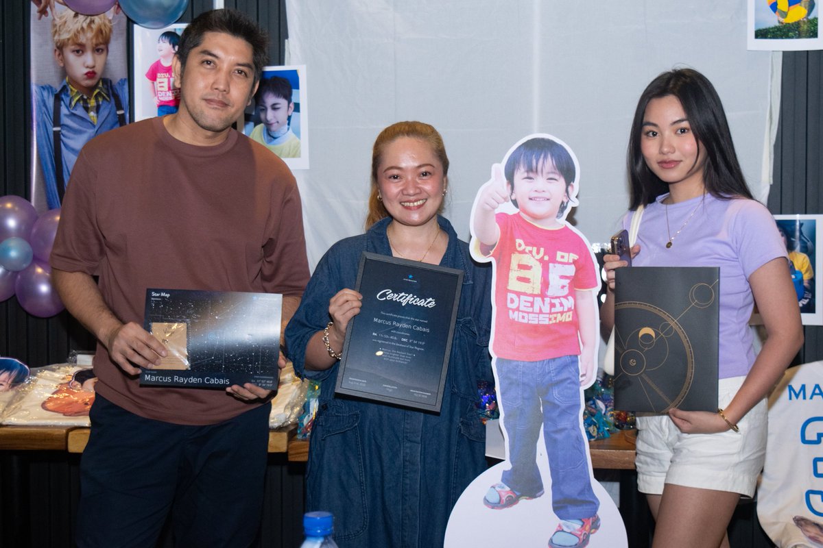 MarcusGlobal_'s tweet photo. LOOK: Cabais family celebrated Marcus' birthday with us at our #LightWayCSE on August 26, 2023. They also received the star certificate, star map, and Virgo pendant as gifts for Marcus from our #StarlightProject. 🌌💛

#SUCRAMazingAt14
#호라이즌 #HORI7ON
#마커스 #MARCUS https://t.co/sPuOHZhlAA