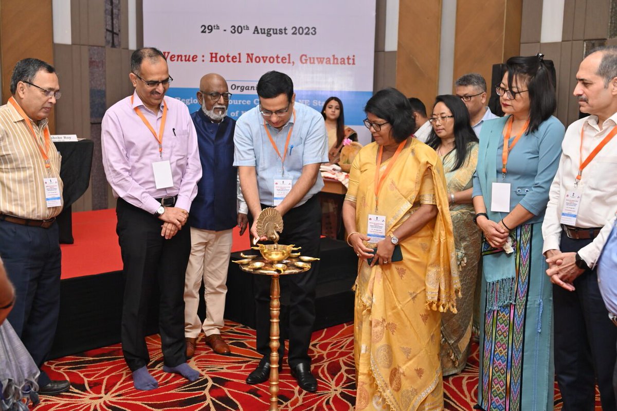 NHSRCINDIA's tweet photo. Dr. @vishalchauhan_1, Joint Secretary (Policy), Ministry of Health and Family Welfare, Maj Gen (Prof) @DrAtulKotwal, SM, VSM, Executive Director, NHSRC and Dr Ashoke Roy, Director, RRCNE. https://t.co/oR0JwYVb7Y