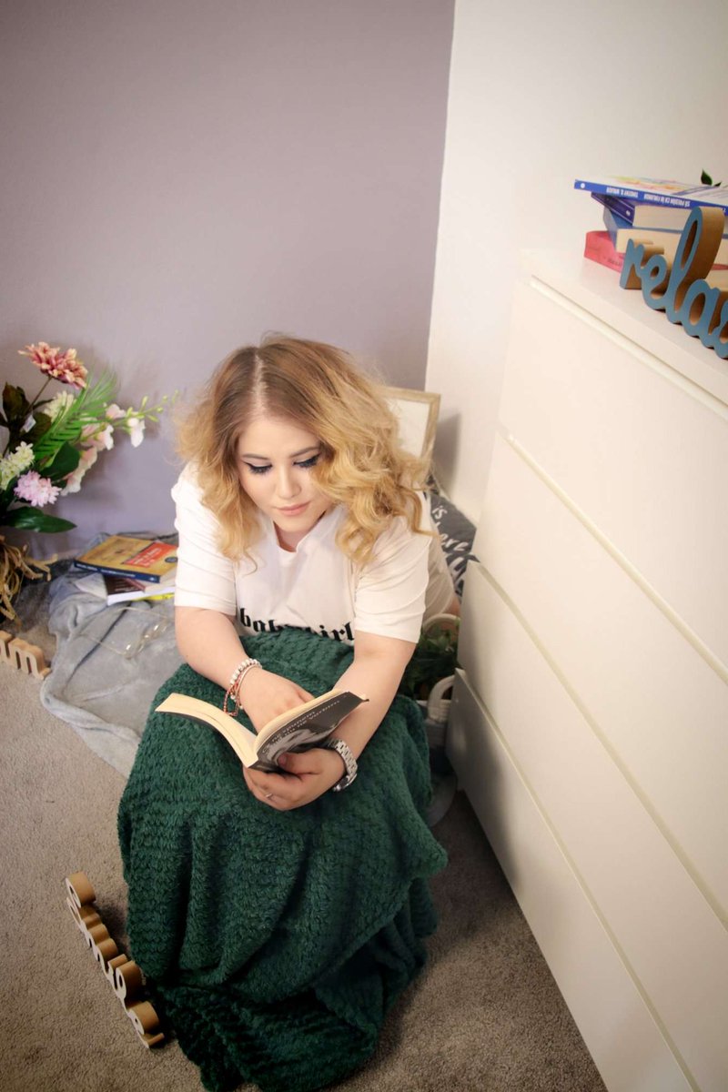 LivCollee's tweet photo. How was your week? Let's share our experiences!☺️☺️😁

#chat #Livestream #youngcontentt #night #Girls2 #women #LoveTodaytelugu #photo #viral2023 #Trending #TrendingNow #younger #chathot https://t.co/gqYWK2OI0w