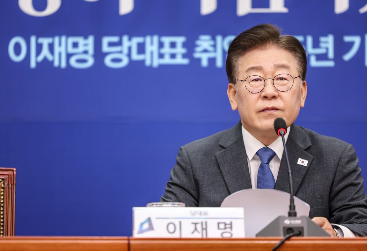 Jaemyung_Lee's tweet image. &amp;lt;오늘부터 이 순간부터 국민의 한사람으로서 무능폭력정권을 향해 ‘국민항쟁’을 시작하겠습니다. 그 맨 앞에 서겠습니다. 사즉생의 각오로 민주주의 파괴를 막아내겠습니다.&amp;gt;

blog.naver.com/jaemyunglee/22…