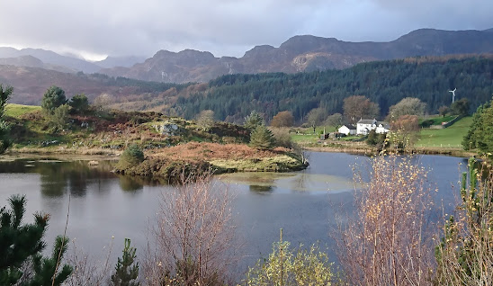 jeremylang's tweet photo. Birthplace of Evan Davies, my 3xgreat grandfather, Llanrwst (not a typo), Wales, in 1807. Same population today (about 3,000). Pronounced Lan-rust. #throwwayback https://t.co/zZRRI2UIU4