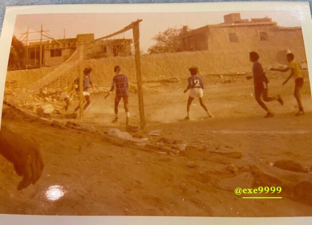 x___AB's tweet photo. تشتهر اغلب حوراي مدينة الرياض بملاعب كرة القدم ومنهاملعب البريكان  المشهورمنذالثمانينات الهجري الستينات ميلادي الواقع في نهاية شارع الوزير قبل التقائه مع الاعشى لعب فيه لاعبين مشاهير كثيرين في بداية حياتهم الكرويةومازل موقعه موجودحتى الان نامل من يتذكر ملاعب اخرى معروفه يشاركنا https://t.co/WVMWFThz7n