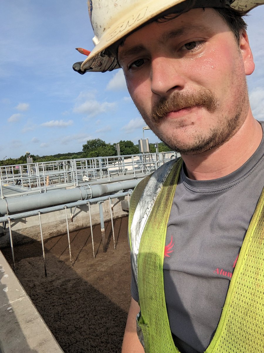 I am literally a union electrician lmao log off bitch