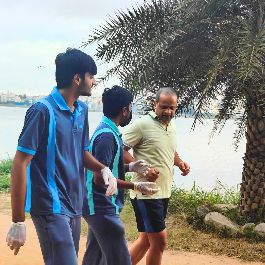 EkyaSchools's tweet photo. Turning words into action!
Students clean up the premises of Madiwala Lake, embodying the spirit of Aryaman 2023.
Don't miss the biggest marathon this season.
Register now: https://t.co/wPaV7jsZQI
#findyourplaceintheworld
#aryaman2023 #marathon #runforacause #greenerbengaluru https://t.co/o8NrpZOQzA