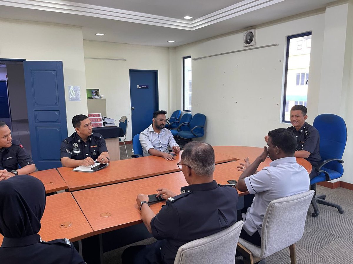 preakasn50's tweet photo. (29/08/2023- Selasa)

Kunjungan hormat dan suaikenal  dgn seluruh anggota balai polis Taman Sri Muda

#dunkotakemuning #progresswithpreakas #kotakemuning #selangor #MalaysiaMadani #N50KotaKemuning #Elections2023 #PoliticsToday #vote #change #hope #future #futureleaders https://t.co/vnivTQSRRV