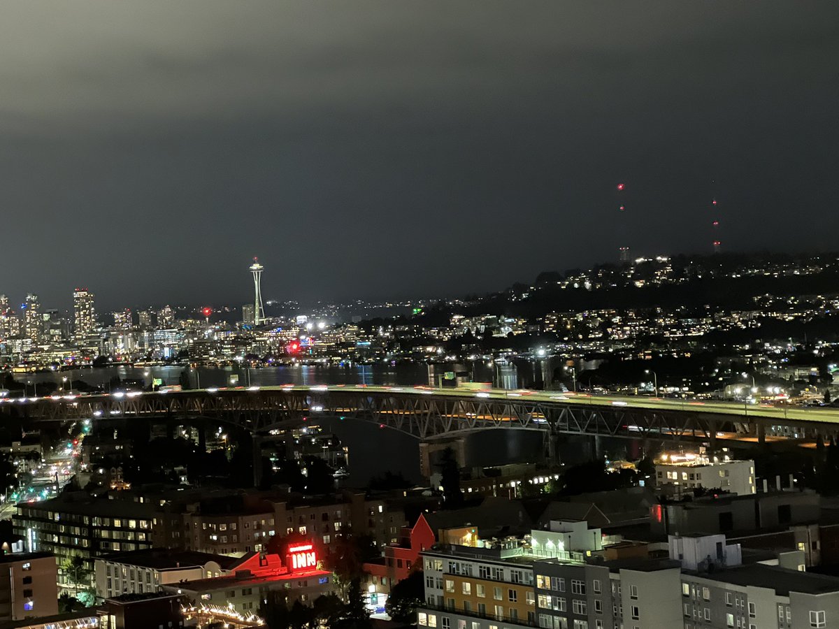 SJenull's tweet photo. Beautiful Seattle! Guess where I am? #chatpcbs #ericcook #thepcbs https://t.co/b851x6gzcF