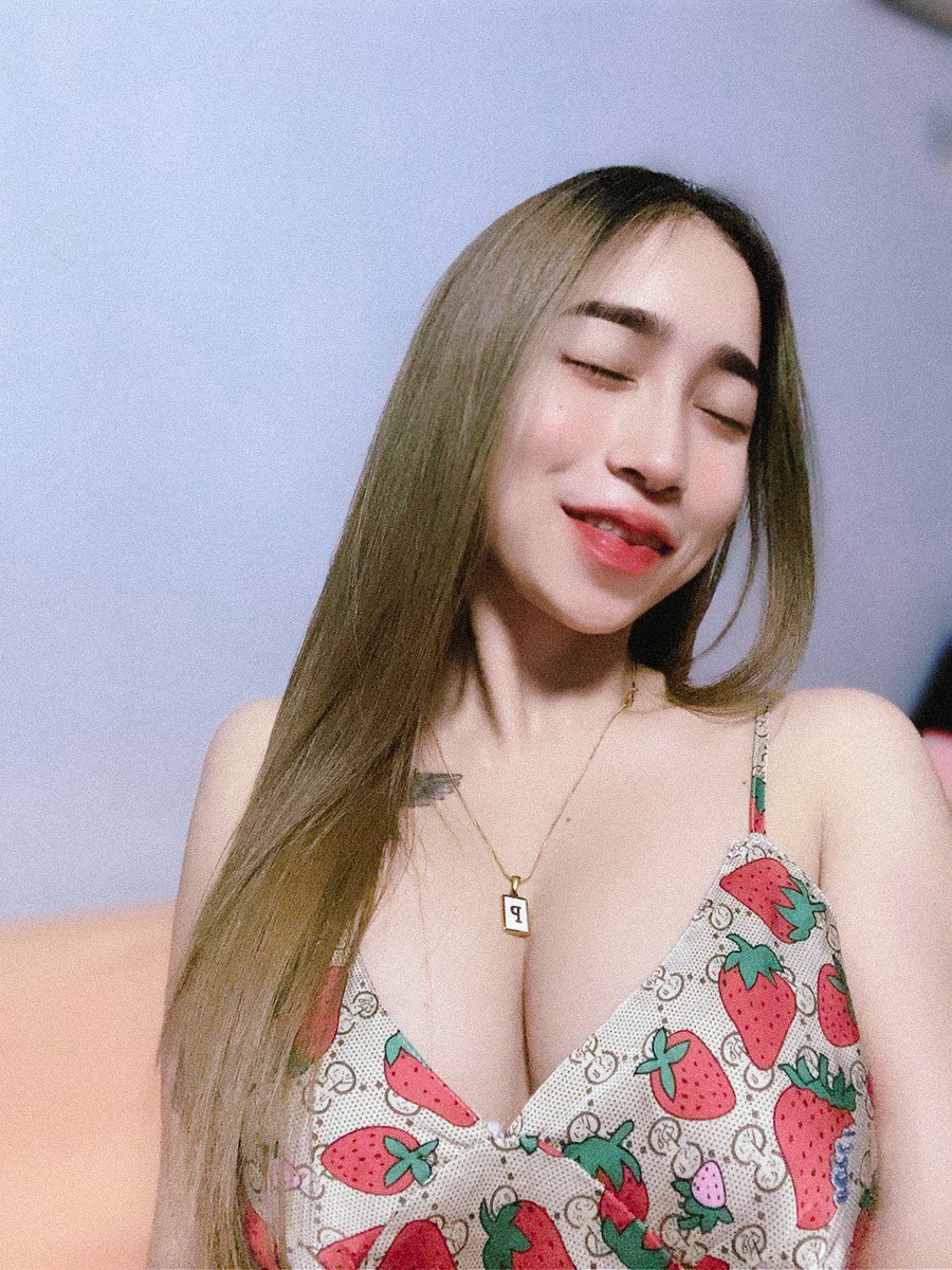 paploy233's tweet photo. จะเอาเวลาไหนไปหลายใจ เวลานอนยังไม่พอ 😩🍓❣️
อยากรู้ว่าทำไมไม่นอนจิ้มมาดูจิ👇🏻😜🙊
https://t.co/5GxnaK1CNF
#คลองหก #คลอง6 #รังสิต https://t.co/XQKRckbKHm