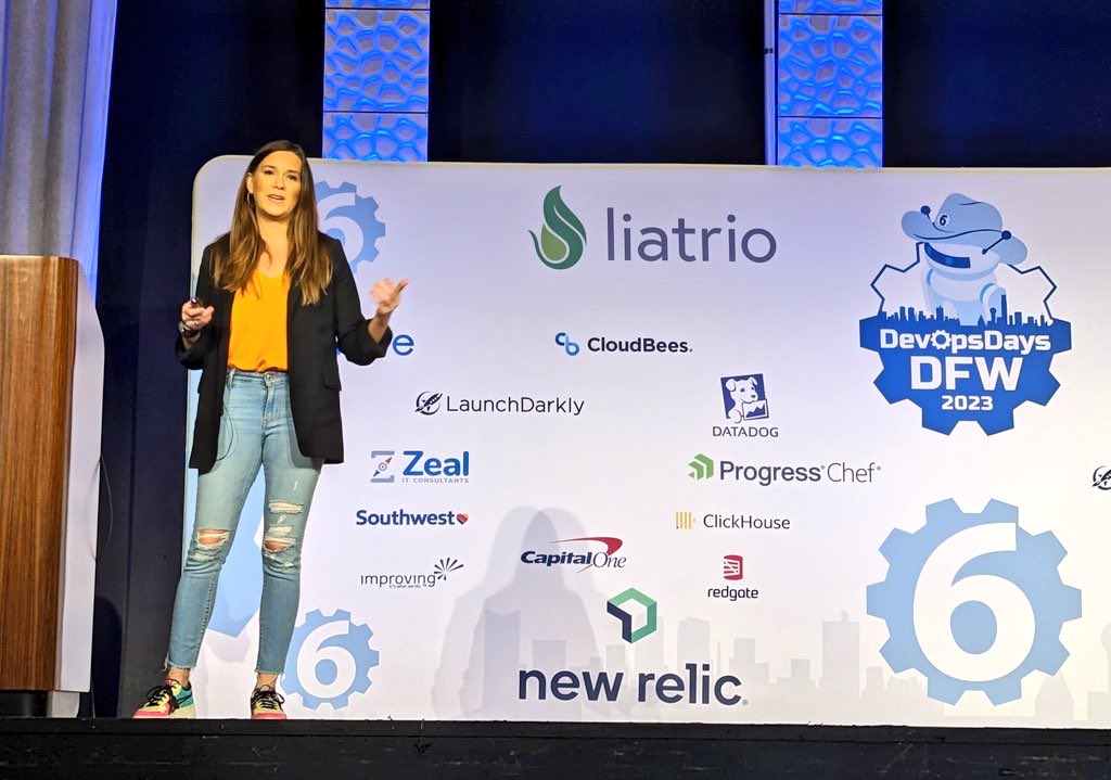 Farrah C tweet media