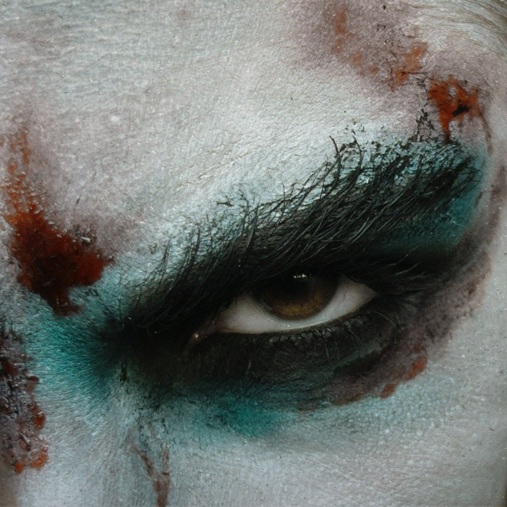 ester_romano_'s tweet photo. @Disturbed make-up art https://t.co/O4VUPqDMDp