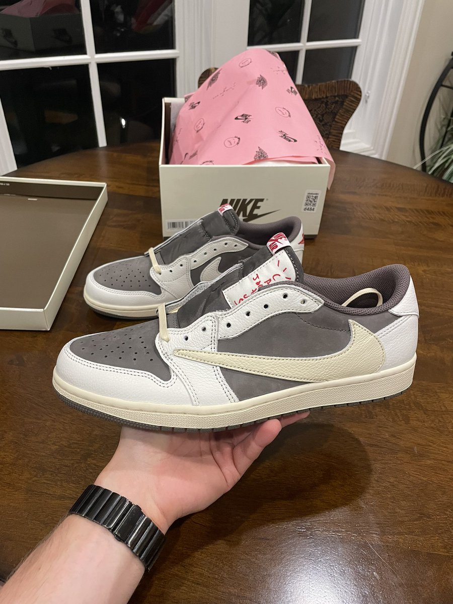 SneakerrT_'s tweet photo. @BIvymusic Crazy and blessed to have these in the collection. https://t.co/Xg3gzzooyJ
