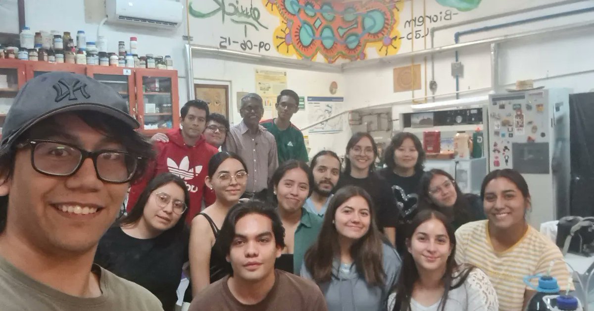 bnagas's tweet photo. Agradezco mucho a https://t.co/CTTRCnKm6I. #AliciaGTalaveraCaro, egresada del #BioremLab y además quien concluyó sus estudios de Maestría en West Virginia University USA, por su conferencia titulada "Exploration into natural variation for various metabolite compounds... 1/3 https://t.co/bomI6TFwsq