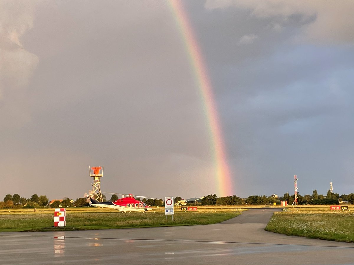 Goedemorgen, veld geopend baan 21 in gebruik. 
<a href="/dhcluchtmacht/">DHC Luchtmacht</a> <a href="/kon_marine/">Koninklijke Marine</a>  #marinebrandweer
#mvkk <a href="/kmslbotc/">KMSL - BOTC</a> <a href="/ConnyvandenHoff/">Conny van den Hoff</a>
@Nhvhelicopters. <a href="/CHCHelicopter/">CHC Helicopter</a>