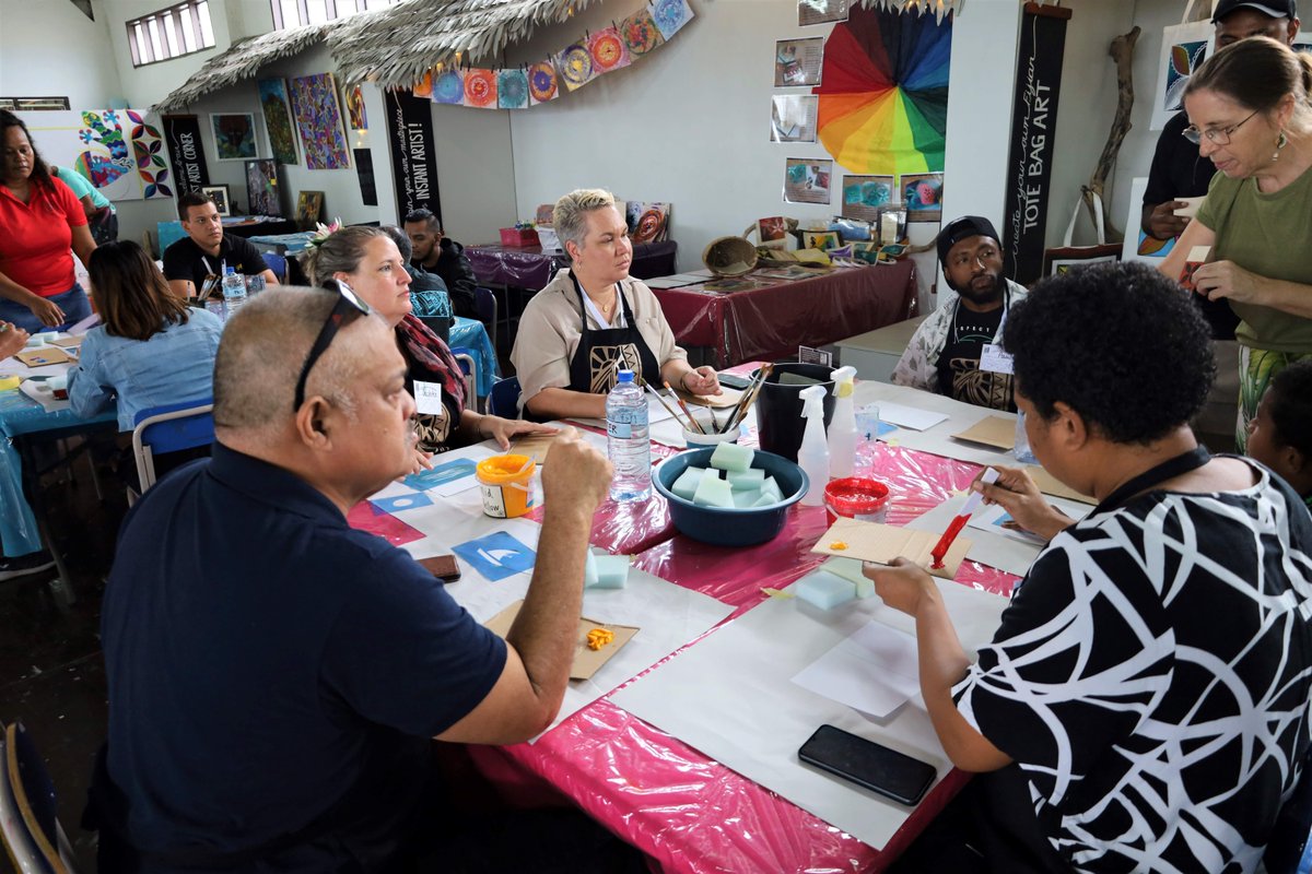 spc_cps's tweet photo. #PacificPeoples | Creative &amp; cultural industries have the potential to challenge gender inequalities &amp; unequal power relations. They can also generate secure career pathways &amp; jobs, while promoting social inclusion, cultural diversity, &amp; human dev.
#PacificCultures @EUPasifika https://t.co/dyL2M6ZLcR
