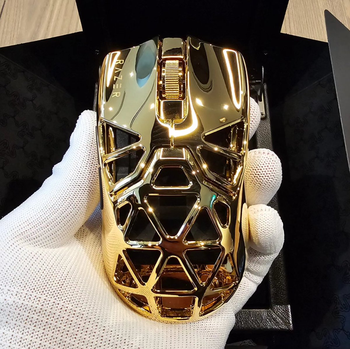 Min-Liang Tan tweet media