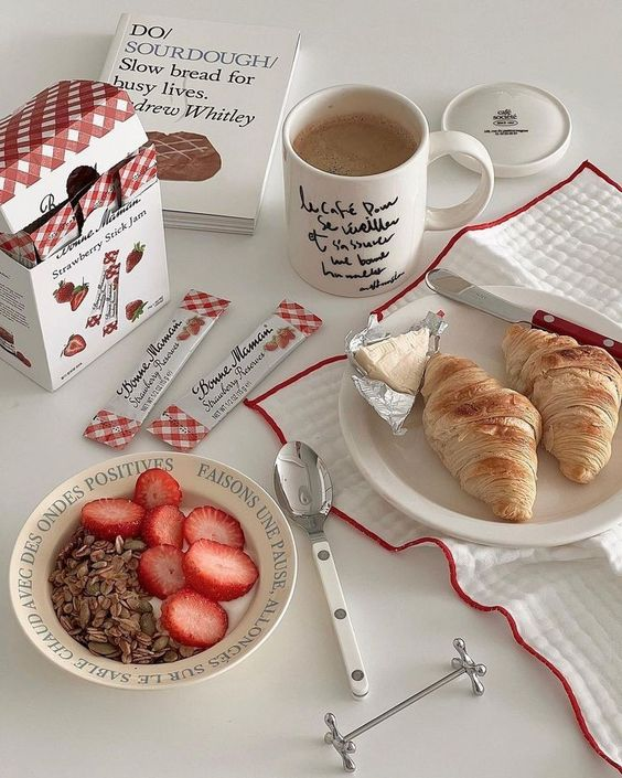 etherealdior's tweet photo. strawberries with my breakfast, please https://t.co/hswcIp3kJ9