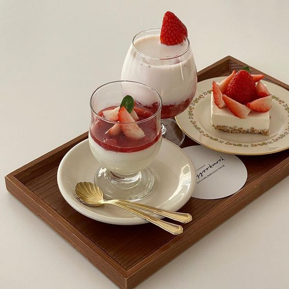 etherealdior's tweet photo. strawberries with my breakfast, please https://t.co/hswcIp3kJ9