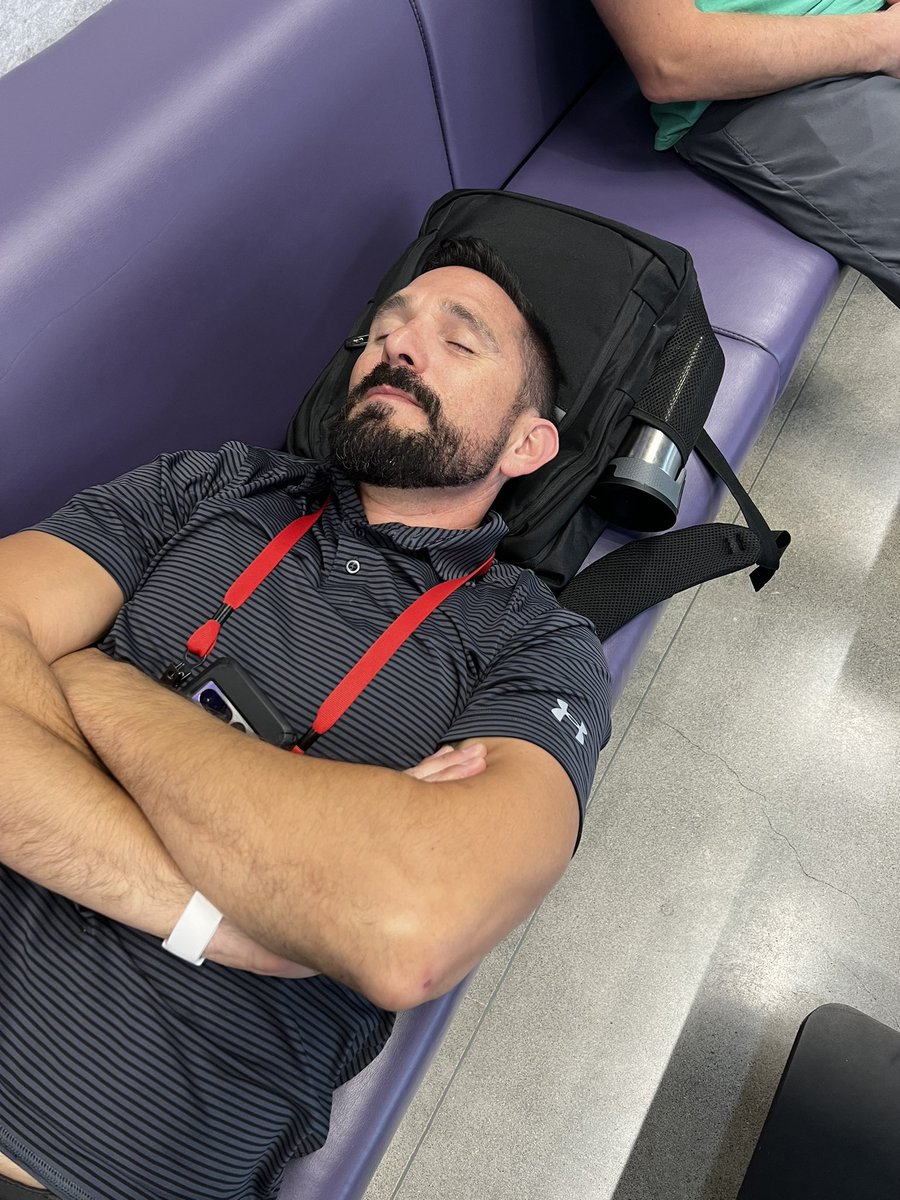 SJenull's tweet photo. Day 8 of banking school. Eric is very exhausted. Should I mess with him? #chatpcbs #thepcbs https://t.co/EpkHGJiLDI
