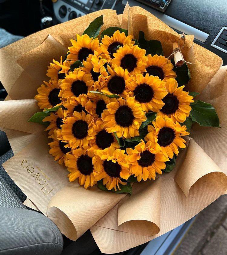 ciceklendirdik's tweet photo. Buketin güzelliği 🌻 https://t.co/AVONHcFpFa