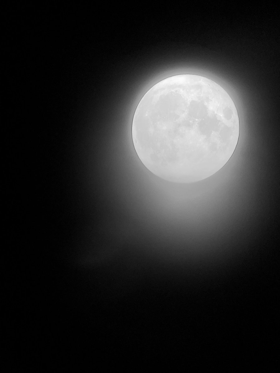 The Doobie Brothers Were AH..MAZing and add was Michael McDonald!!!! #BUCKETLIST #Wednesdayevening #BlueMoon and a blue moon to close the night!!