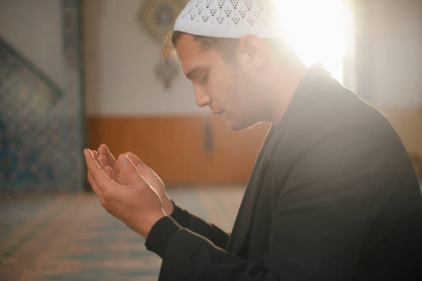 "... Ey Rabbim! Ben yenilgiye uğradım, yardım et... "

Kamer/10