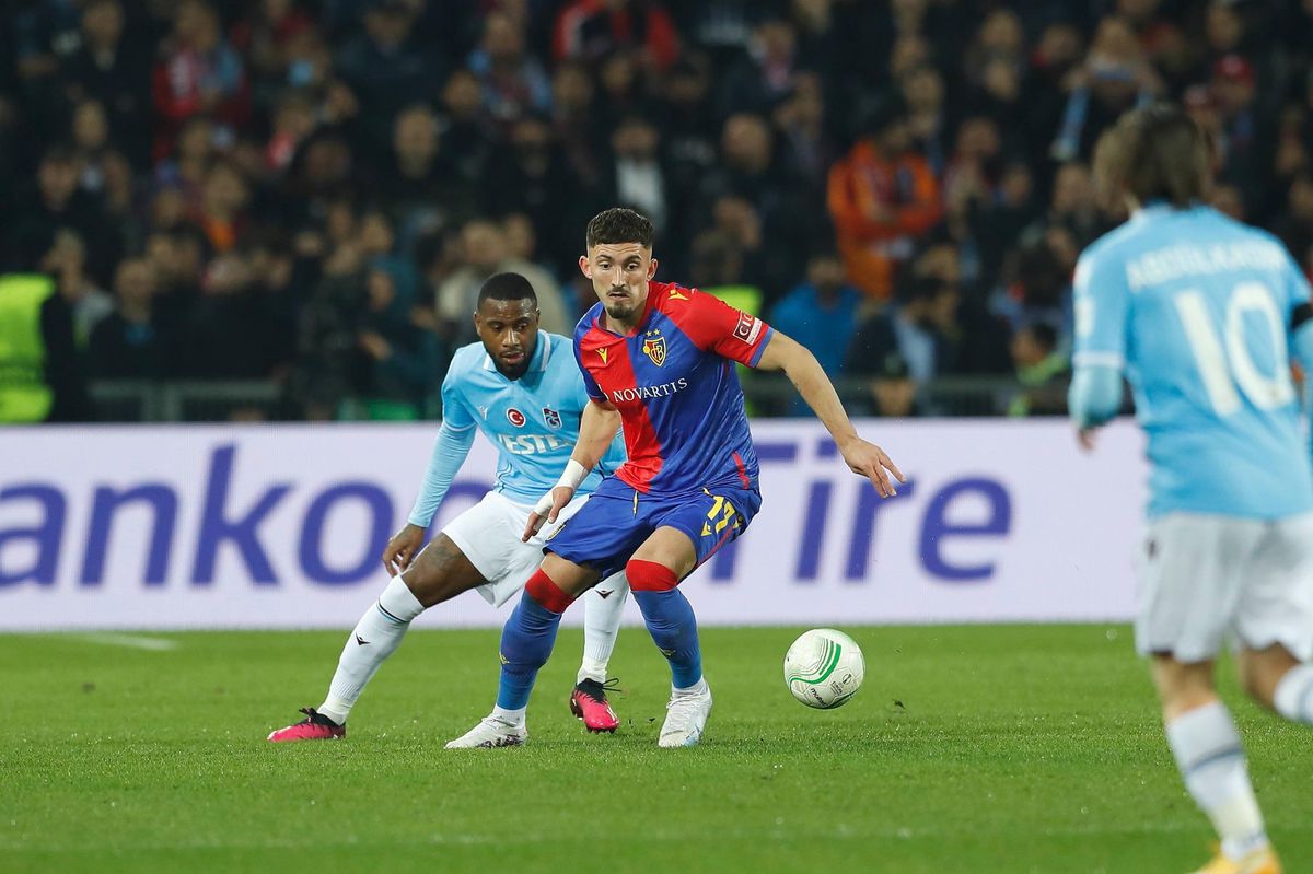 Trabzonspor 24 yaşındaki santrafor Andi Zeqiri'nin transferi için Brighton kulübü ile görüşmelere başladı.
#AndiZeqiri #Brighton #Trabzonspor