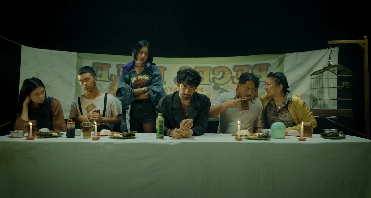 HabisNontonFilm's tweet image. Posternya baguuus!

24 JAM BERSAMA GASPAR garapan Yosep Anggi Noen akan berkompetisi di Busan International Film Festival!

Dibintangi Reza Rahadian, Shenina Cinnamon, Laura Basuki, Kristo Immanuel, Sal Priadi, dan Dewi Irawan. 

Semoga sukses &amp;amp; cepet tayang di Indonesia!