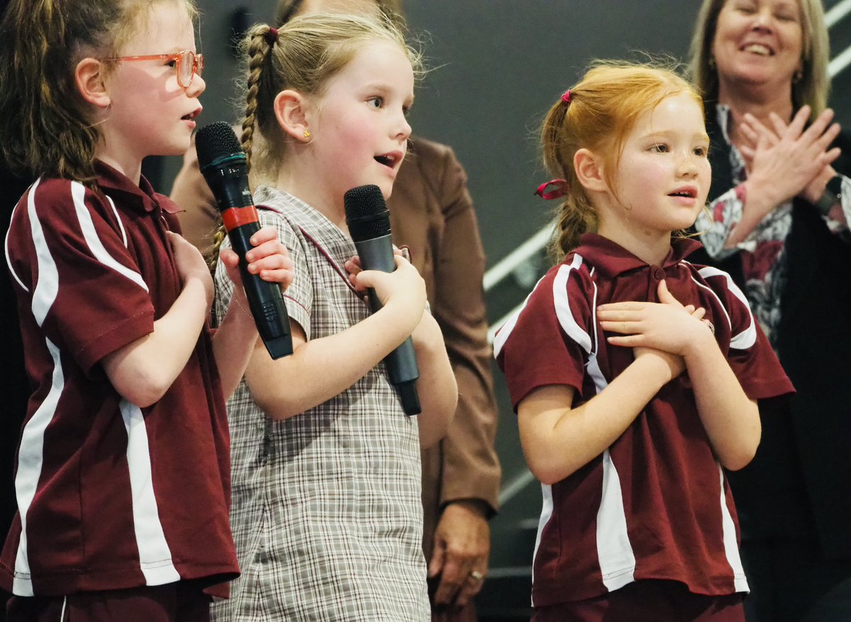 KyleeOwen2's tweet photo. From the mouths of babes… Waratah PS kindy students teaching our 300 Callaghan staff to acknowledge Awabakal Country with heart ❤️ #callaghancollective @josie8343 @myccshells @james_ostermann https://t.co/ORFMA61nI9