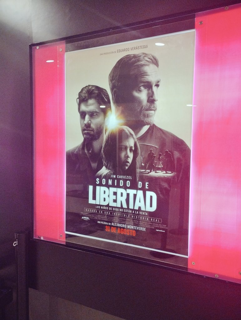 Muchas gracias a @Cine_ncuadre por las cortesias para #SonidoDeLibertad  una película cruda que aborda temas muy tristes como la Pedófilia, trata de Blancas y Pornografía Infantil.
La recomiendo ampliamente