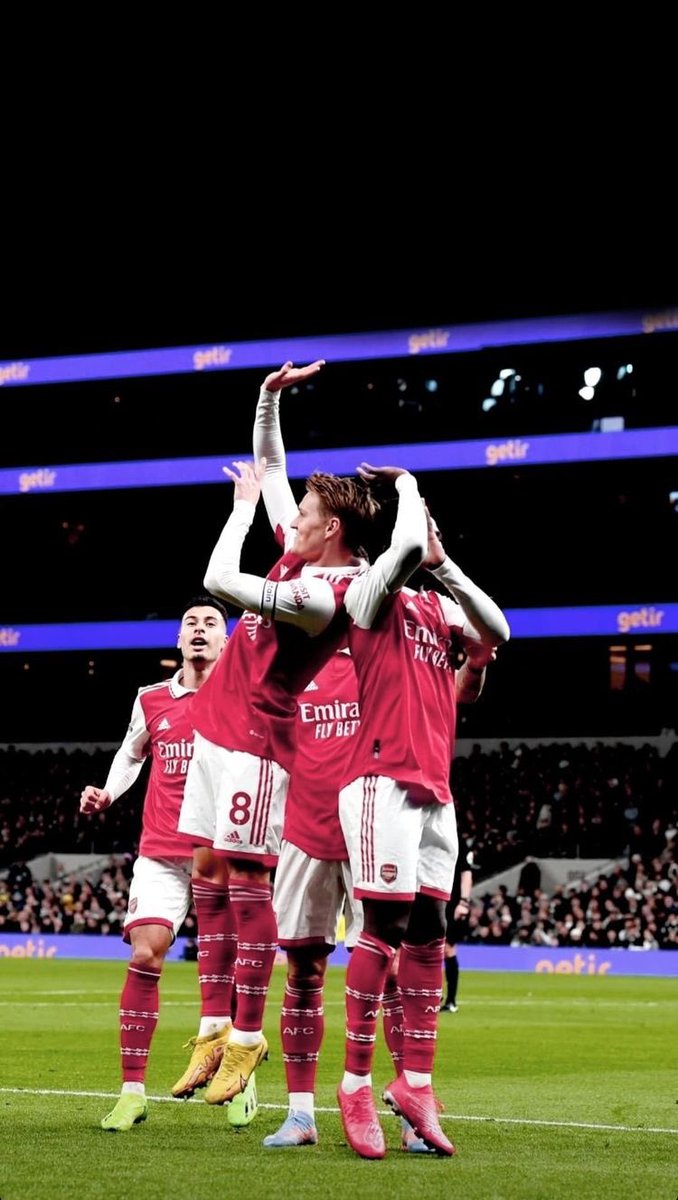 Arseneknows4's tweet photo. GOOD MORNING GUNNERS🤝

3 more sleeps until the Arsenal play football😍 https://t.co/oEie5kC9Xe