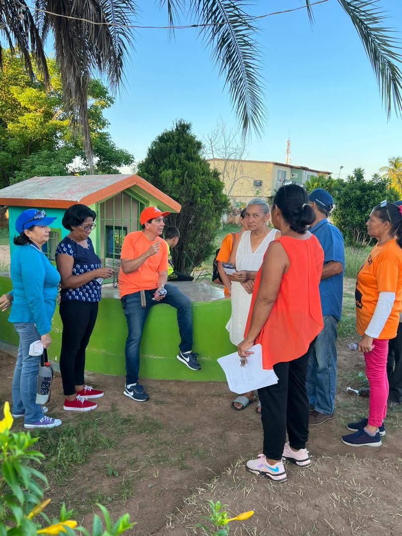 vpcbo's tweet photo. @vpgremios en #CiudadBolívar recorriendo sin descanso el sector #LosProceres sumando voluntades para este #22Oct.

Cada día son más personas que se unen a esta gesta histórica.
Que lo que inició Barinas, termine con la libertad de nuestro país
 
¡Vamos con @freddysuperlano! https://t.co/3K9Vxwfyyl