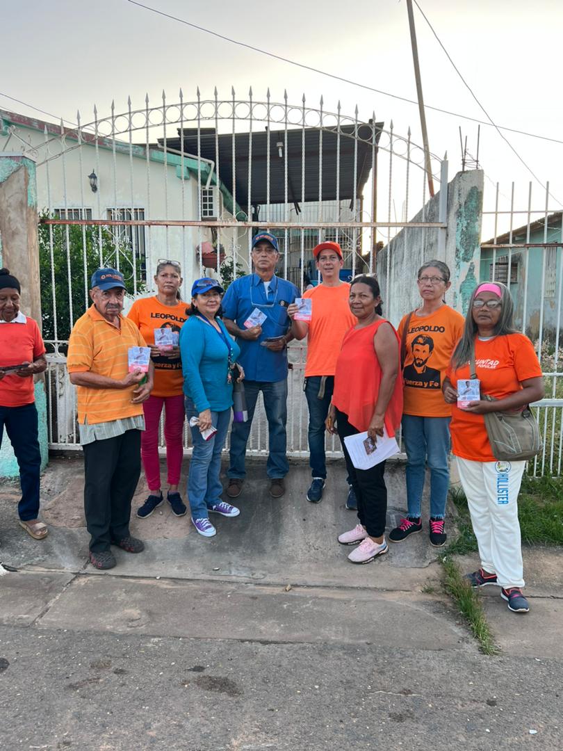 vpcbo's tweet photo. @vpgremios en #CiudadBolívar recorriendo sin descanso el sector #LosProceres sumando voluntades para este #22Oct.

Cada día son más personas que se unen a esta gesta histórica.
Que lo que inició Barinas, termine con la libertad de nuestro país
 
¡Vamos con @freddysuperlano! https://t.co/3K9Vxwfyyl