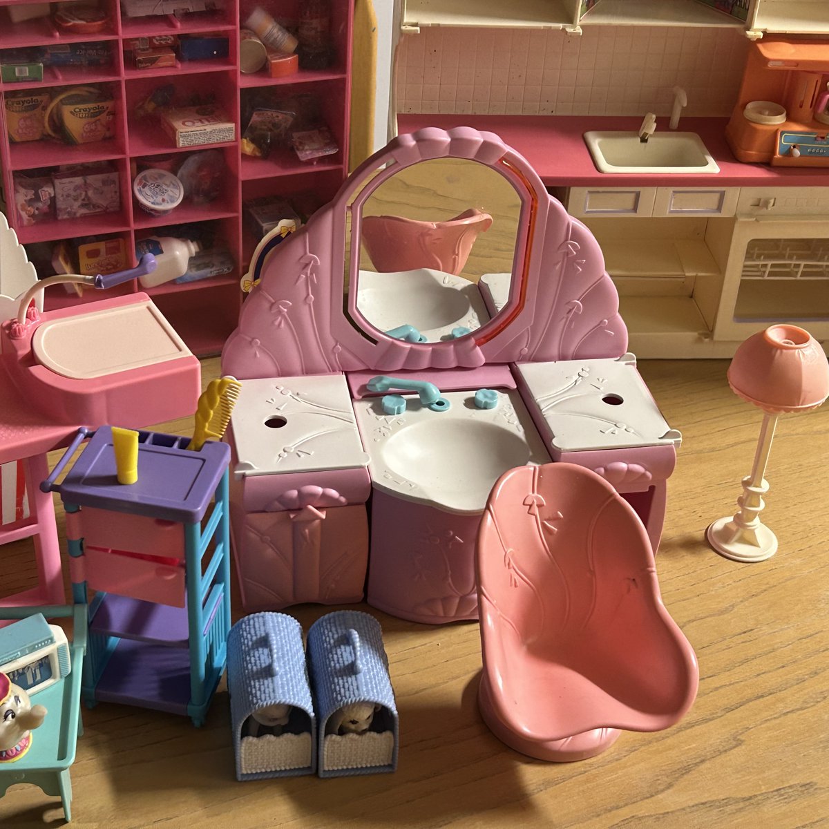 0Noobsquad1's tweet photo. https://t.co/Maay9820B8  hey GUYS! Check out our YT Channel! We cover #dIyCrafts #Minatures #Minibrands #miniverse #Barbie #diyDollCrafts #Shoppkins #DollShorts #temu #Dollhauls #toyreviews &amp;MORE!❤️2See ya there guys!!!  #AdultDollCollectors @FroggyStuff1 @Barbie #MargotRobbie https://t.co/0ds1ixsgd0