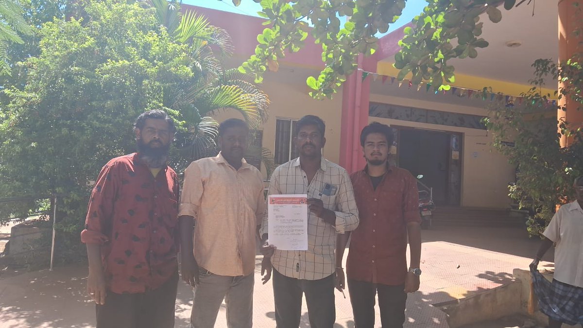 deepak424066818's tweet photo. #மேலூர் தொகுதி நாம் தமிழர் கட்சி சார்பில் மேலூர் நகராட்சி பகுதியில் இருக்கும் குறைகளை நிவர்த்தி செய்ய வலியுறுத்தி #மேலூர் நகராட்சி ஆணையாளர் அவர்களிடம் மனு கொடுக்கப்பட்டது
#சீமான் #seeman #ntk #தாயுமானவன்_சீமான் 
@_ITWingNTK https://t.co/DoliNiFfu7