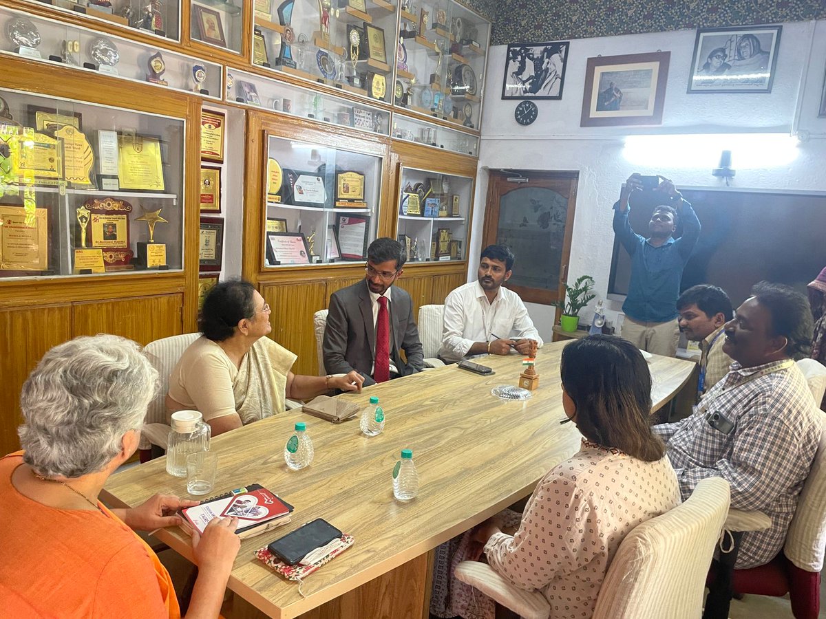 AP_Skill's tweet photo. Dr #VinodKumarV IAS MD&amp;CEO @AP_Skill has Inaugurated the Computer Lab at Vasavya Mahila Mandali and going to Empanel as Training Center located in #Vijayawada #NTRDistrict https://t.co/ANt6wgwbr9